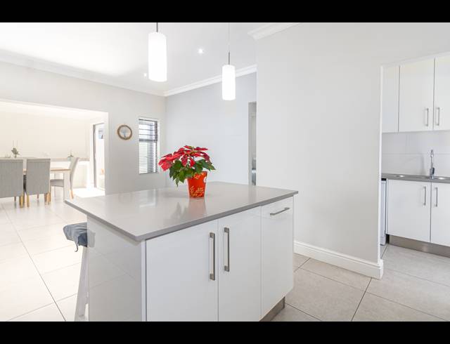 3 BEDROOM FREEHOLD FOR SALE IN PARKLANDS NORTH